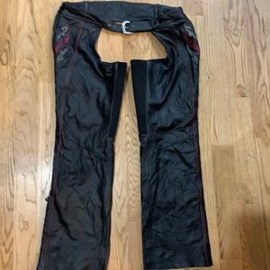 Harley Davidson woman’s XL leather chaps. In very good condition.